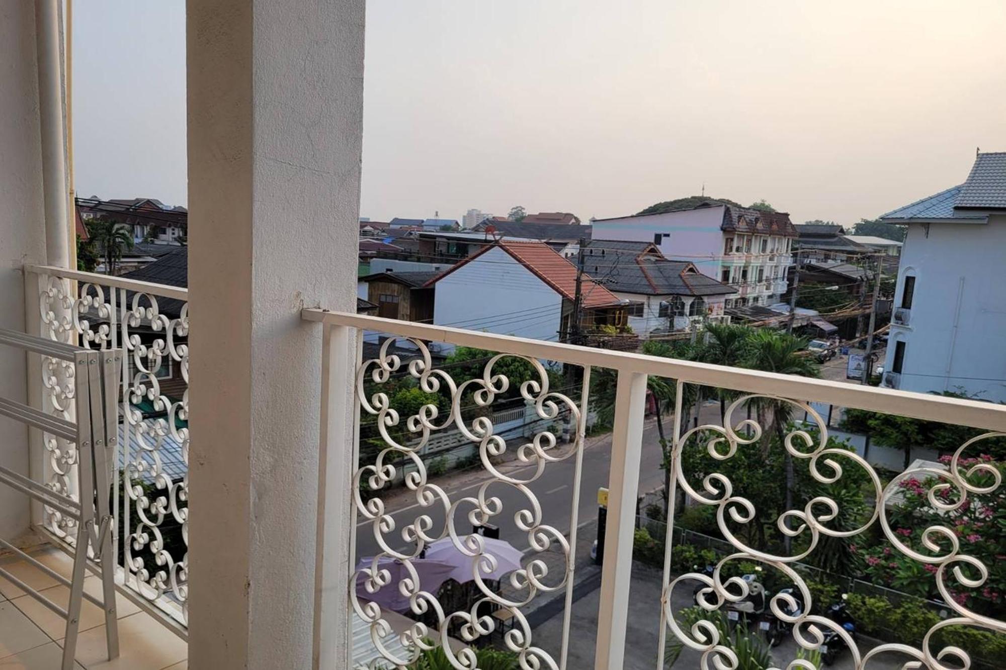 Asaya House Otel Chiang Mai Dış mekan fotoğraf